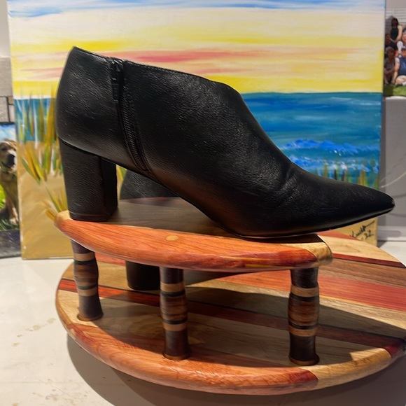 2 for $10 8 1/2 W Black Shoe Boots - Picture 5 of 8